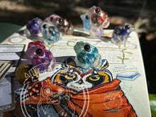 Load image into Gallery viewer, D20 Tog- Resin Art (Please limit to 3-4)