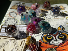 Load image into Gallery viewer, D20 Tog- Resin Art (Please limit to 3-4)