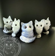 Load image into Gallery viewer, Glitter Star Meows - Resin Art Cat (please limit to 2 or 3)
