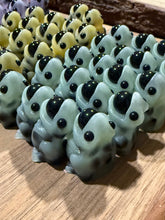 Load image into Gallery viewer, Green Tea &amp; Cup - Boba mini aaaah Froglet - Resin Art (please limit yourself to 2or 3)
