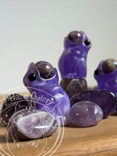 Load image into Gallery viewer, Amethyst AHHHH Froggo - Resin Art (please limit yourself to 2or 3)
